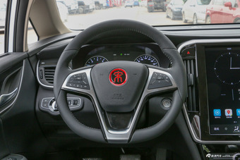 2018款比亚迪宋MAX 1.5T自动智联豪华型6座