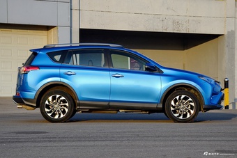2016款RAV4荣放 2.5L自动四驱尊贵版