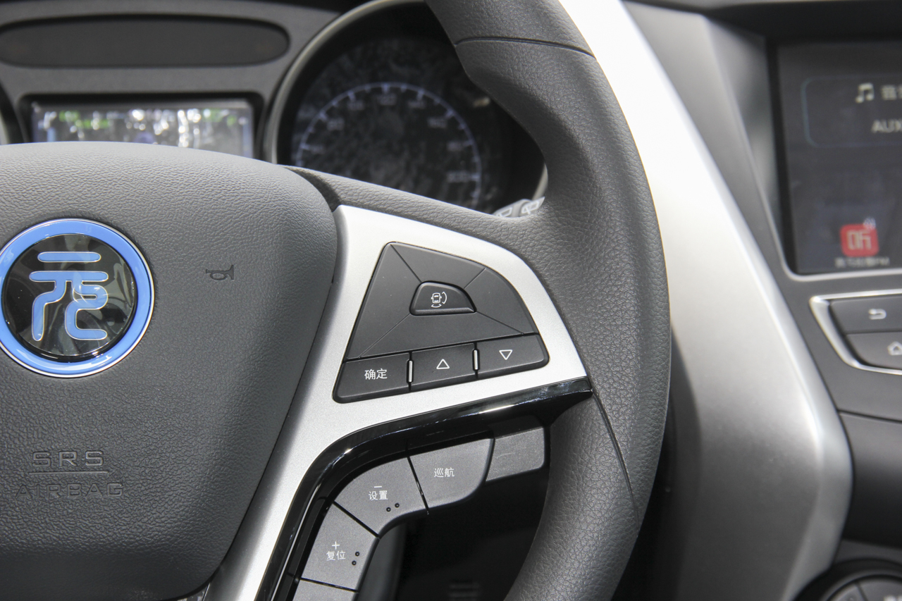 2018款比亚迪元EV360 智联炫酷型