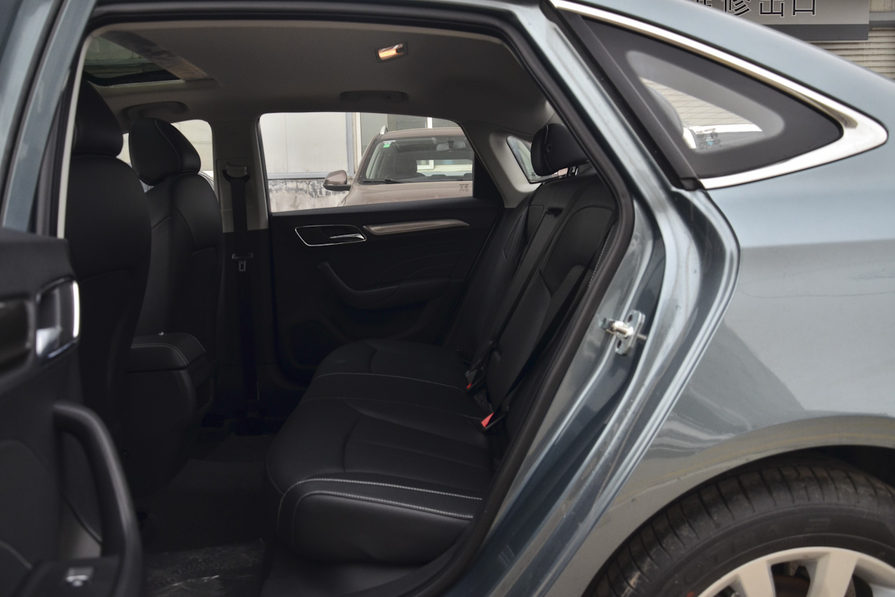 2017款荣威i6 1.0T手动豪华版16T