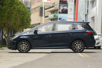 2018款比亚迪宋MAX 1.5T自动智联精英型6座