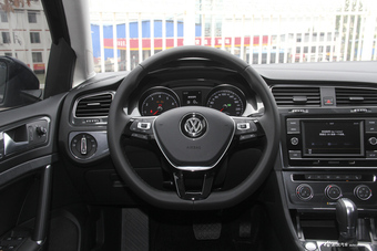 2018款高尔夫1.4T自动豪华型230TSI
