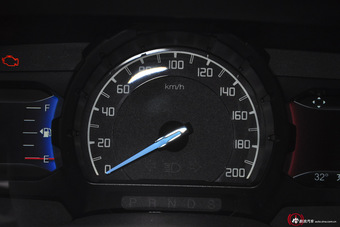 2016款撼路者2.2T手动四驱豪华版柴油