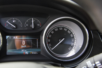 2016款威朗轿跑1.5L自动进取型15S