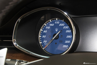 2013款总裁 3.0T自动V6标准型