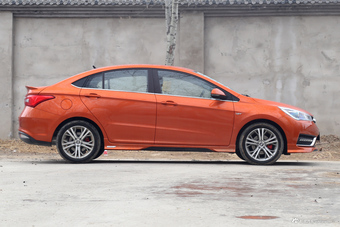 2017款艾瑞泽5 SPORT 1.5T自动尊贵版