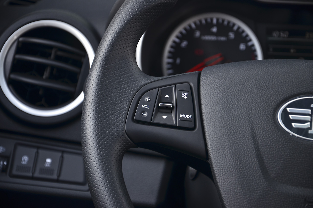 2017款奔腾X40 1.6L手动豪华型