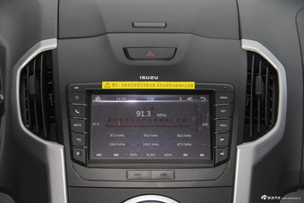 2015款五十铃D-MAX 2.5T自动四驱超豪华款