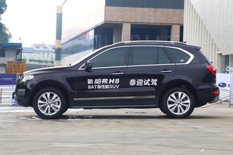 2017款哈弗H8 2.0T自动汽油四驱尊享型