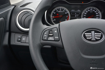 2018款奔腾X40网红版 1.6L手动舒适型