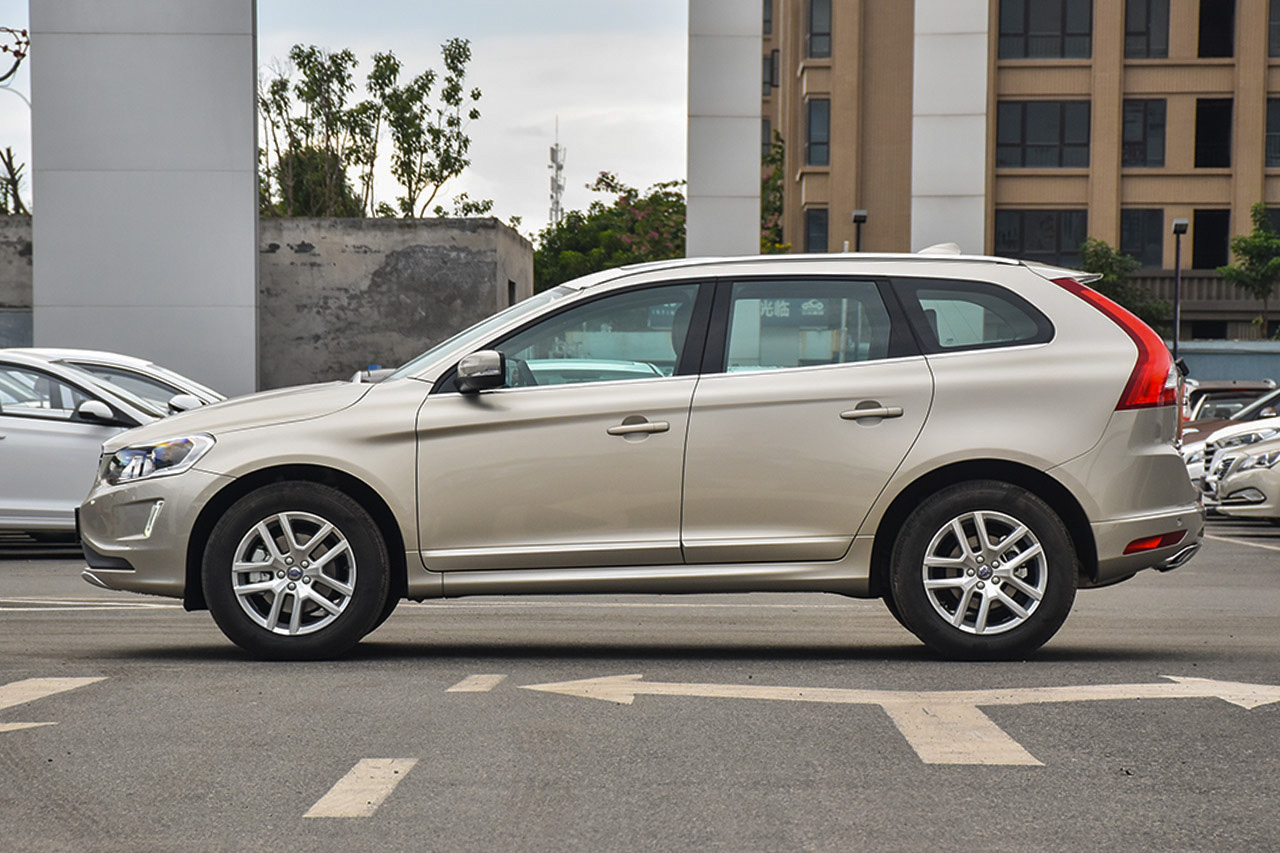 2017款沃尔沃XC60 2.0T自动T5 智进版