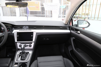 2018款蔚揽2.0T自动两驱舒行版380TSI