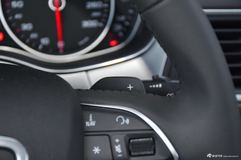 2018款奥迪A6L 2.5L自动30周年年型 30 FSI 风尚型