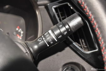 2017款圣达菲1.5T手动两驱智享i3型