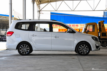 2016款风行S500 1.6L手动尊享型 珍珠白