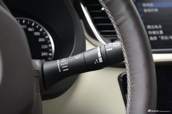 2018款英菲尼迪QX50 2.0T自动四驱旗舰版