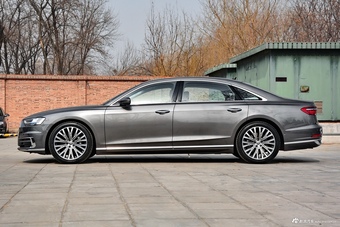2018款奥迪A8L 3.0T自动55 TFSI quattro尊贵型