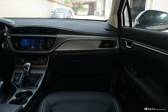 2016款帝豪GS 1.3T手动领尚型运动版