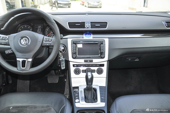 2016款迈腾1.8T自动TSI智享豪华型 幻影黑