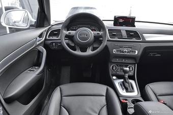 2018款奥迪Q3 30周年年型 30 TFSI风尚型