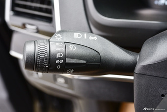 2015款沃尔沃XC90 2.0T自动 T6智雅版7座