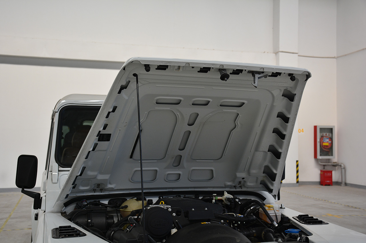 2016款卫士斯达泰克110 2.2L柴油68周年纪念版