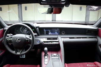 2018款雷克萨斯LC 500h运动版图片