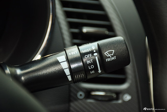 2016款起亚K3 1.6L手动GL