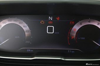 2017款标致4008 1.8T自动380THP精英版