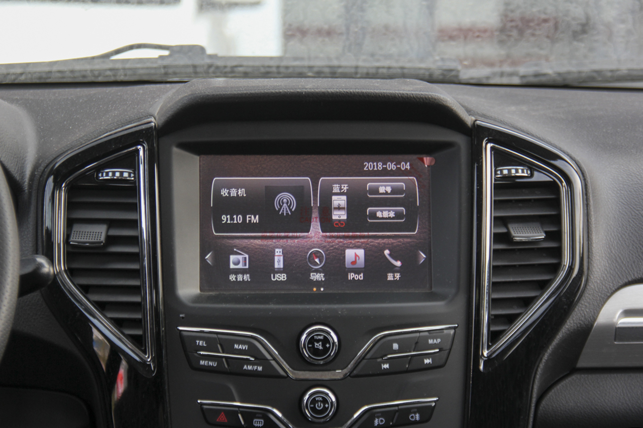 2018款陆风X8 1.8T手动汽油4X4豪华型