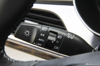 2016款众泰Z700 1.8T自动DCT典雅型