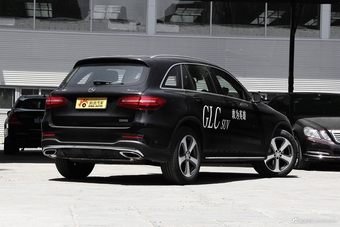 2017款奔驰GLC300 2.0T自动 4MATIC豪华型