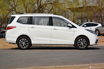 2017款欧尚1.5L手动豪华型