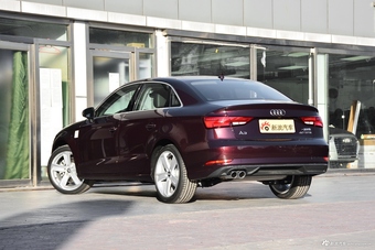 2018款奥迪A3 30周年型2.0T自动Sportback 40 TFSI风尚型