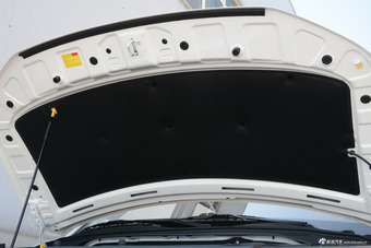 2016款长安CX70 1.6L手动豪华型