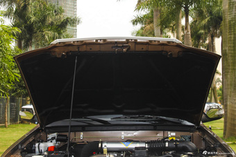 2015款小老虎2.4T手动精英版大双排4D25