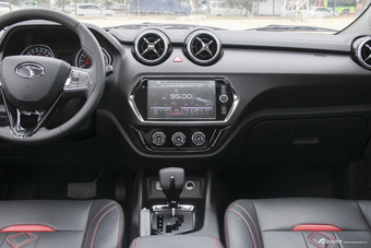 2018款东南DX3 1.5T自动旗舰型