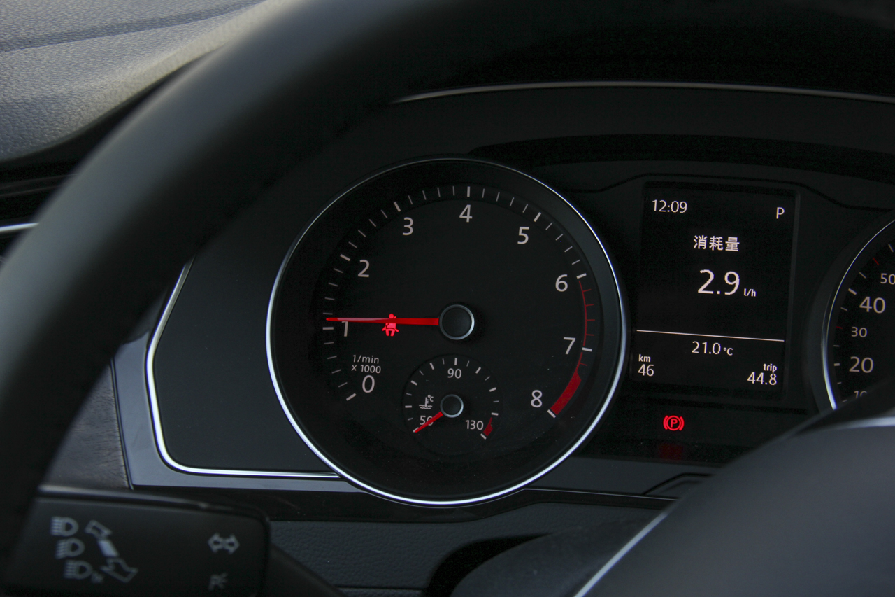 2018款迈腾改款1.8T自动330TSI DSG豪华型