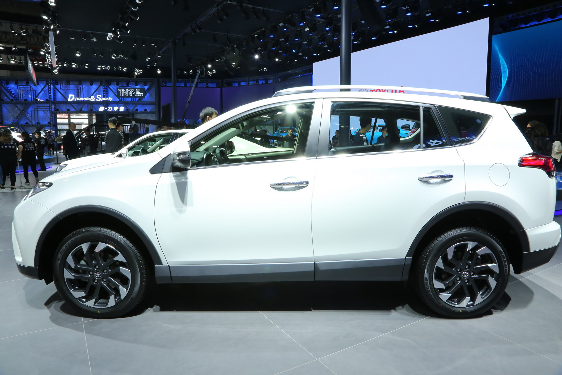 RAV4荣放