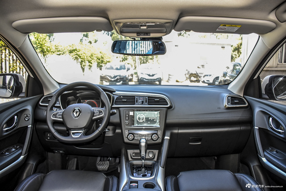 2016款科雷嘉2.0L自动两驱豪华版