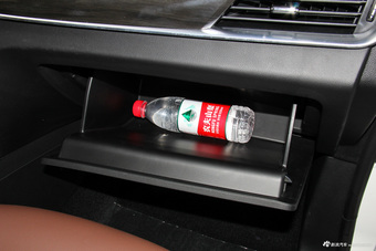 2017款宝骏560 1.5T DCT尊享型