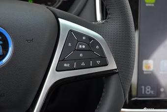 2018款比亚迪秦EV450 智联尊尚型