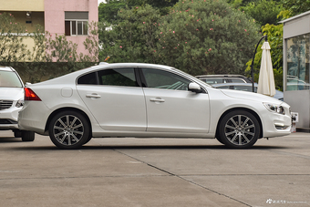 2018款沃尔沃S60L 2.0T自动T5智驭版 