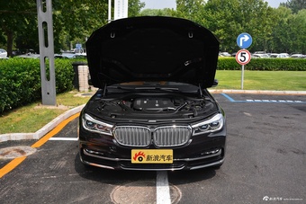 2018款宝马7系740Li 3.0T自动尊享型卓越套装xDrive