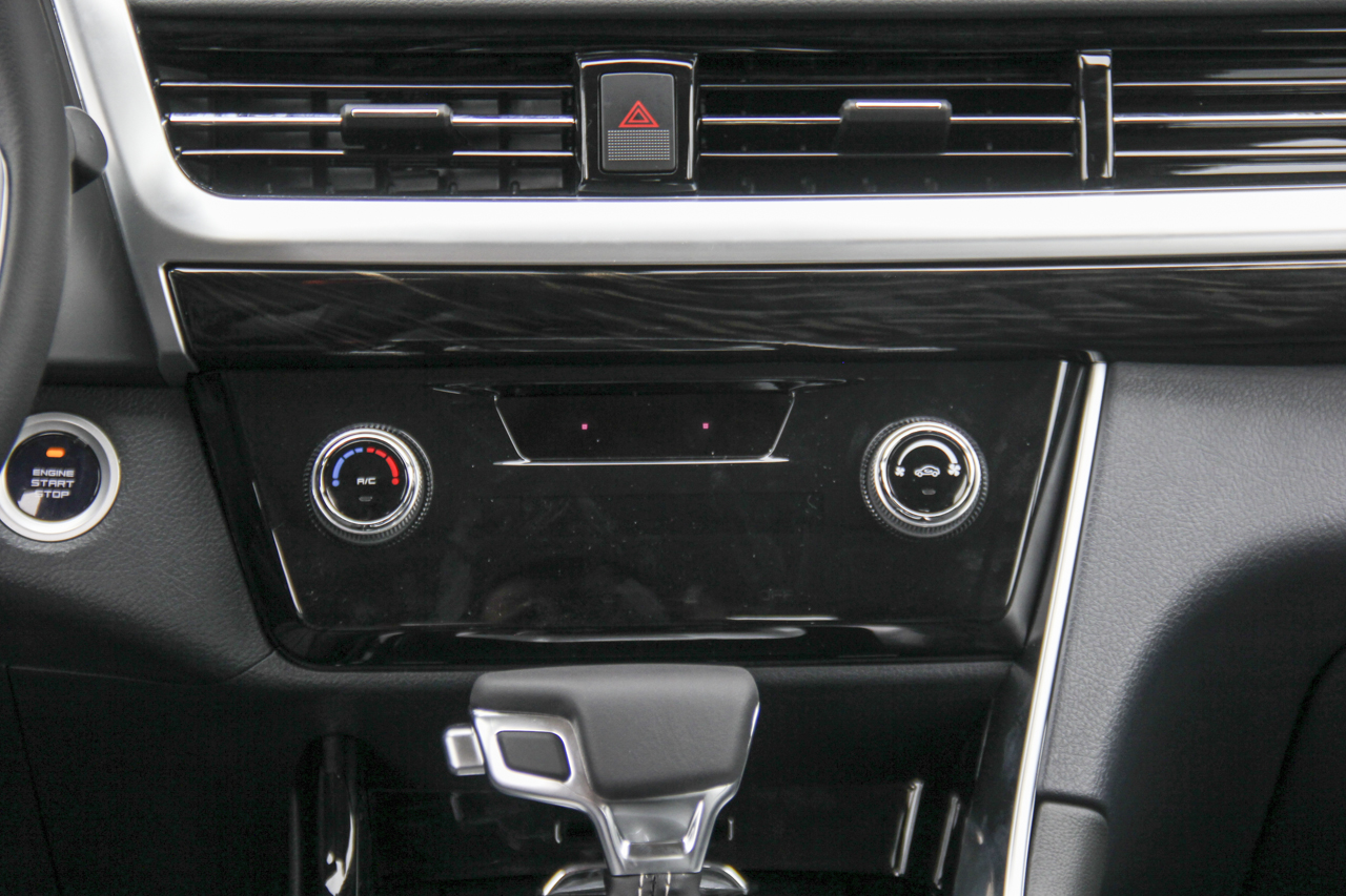 2018款君马SEEK 5（赛克5）1.5T自动领耀版