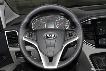 2016款瑞风M4 2.0L手动豪华型