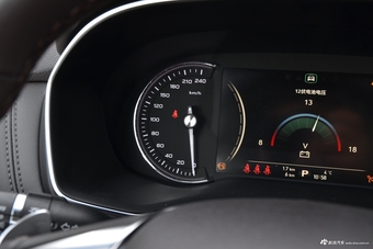 2018款荣威RX8 2.0T自动智联网四驱旗舰版