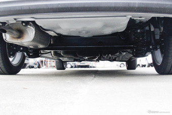 2015款奇瑞E3 1.5L手动风尚型 钛辉银