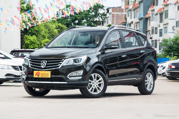 2015款 宝骏560 1.8L手动精英型