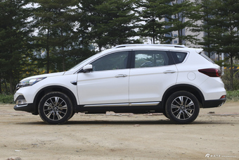 2018款东风风神AX7 1.6T自动尊贵型